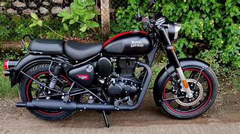A journey back in time for Royal Enfield has this range of motorcycles combining classic styling cues with modern parts which bring the Retro up to a highly covetable position. . Royal enfield albany